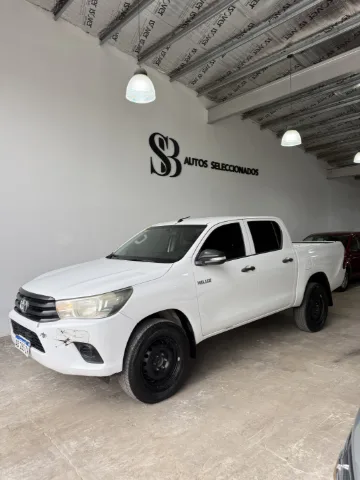 Toyota Hilux DC 4X2 2.4 2017